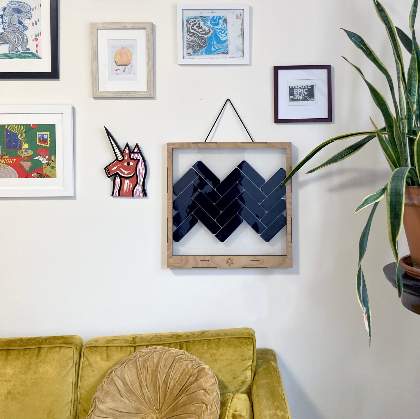 Deluxe Window Solar Charger - Herringbone Edition